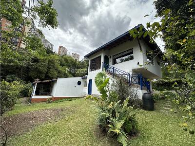 Casa de 4 alcobas en venta en El Poblado, Medellín, 300 m² · foto 2 de 19