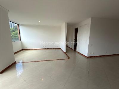 Apartamento de 2 alcobas en venta en El Poblado, Medellín, 120 m² · foto 4 de 11