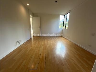 Apartamento de 2 alcobas en venta en El Poblado, Medellín, 120 m² · foto 6 de 11