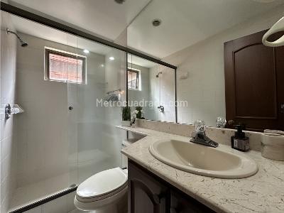 Casa de 4 alcobas en venta en Poblado Las Santas, Medellín, 330 m² · foto 11 de 14
