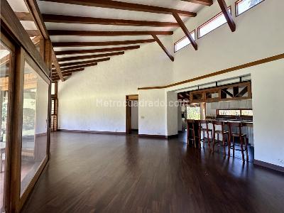 Casa de 3 alcobas en venta en Llanogrande, Rionegro, 450 m² · foto 3 de 20