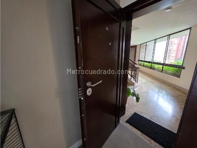 Apartamento de 4 alcobas en venta en Poblado Los Parra, Medellín, 258 m² · foto 13 de 19