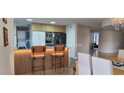 Apartamento de 4 alcobas en venta en Poblado Los Parra, Medellín, 258 m² · foto 4 de 19