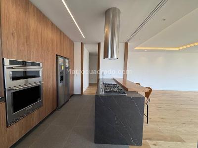 Apartamento de 3 alcobas en venta en La Cabrera El Refugio, Bogotá, 229 m² · foto 5 de 20
