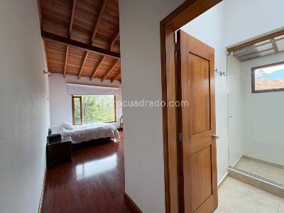 Casa de 5 alcobas en venta en La Calera, La Calera, 585 m² · foto 19 de 20