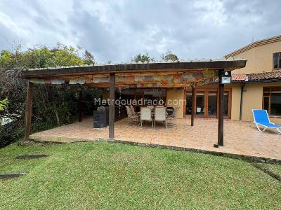 Casa de 5 alcobas en venta en La Calera, La Calera, 585 m² · foto 2 de 20