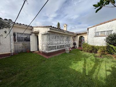 Casa de 3 alcobas en venta en Malibu Niza, Bogotá, 322 m² · foto 2 de 20