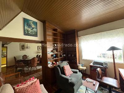 Casa de 3 alcobas en venta en Malibu Niza, Bogotá, 322 m² · foto 8 de 20