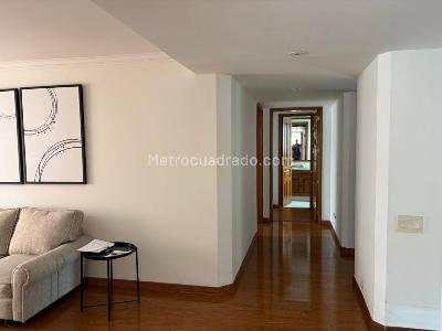 Apartamento de 3 alcobas en arriendo en Los Rosales, Bogotá, 240 m² · foto 10 de 20