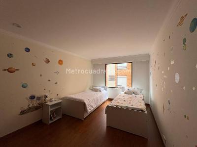Apartamento de 3 alcobas en arriendo en Los Rosales, Bogotá, 240 m² · foto 19 de 20