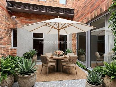Apartamento de 2 alcobas en venta en Chico Oriental, Bogotá, 145 m² · foto 2 de 20