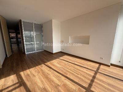 Apartamento de 3 alcobas en arriendo en El Virrey Ultima Etapa, Bogotá, 181 m² · foto 8 de 16