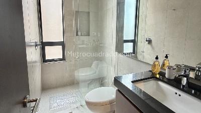 Apartamento de 3 alcobas en venta en Los Rosales, Bogotá, 173 m² · foto 14 de 20
