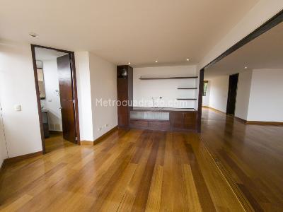 Apartamento en venta en Los Rosales, Bogotá · foto 3 de 13