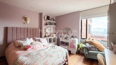 Apartamento de 3 alcobas en venta en Los Rosales, Bogotá, 177 m² · foto 7 de 11