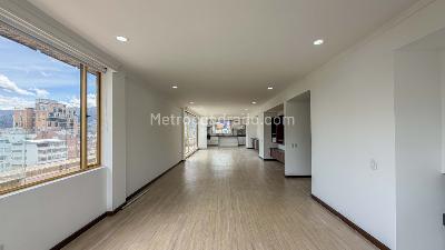 Apartamento de 3 alcobas en venta en Chico Norte, Bogotá, 400 m² · foto 2 de 13