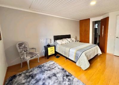 Apartamento en venta en Santa Barbara Central, Bogotá · foto 7 de 9