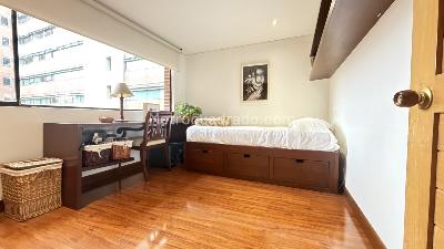 Apartamento de 3 alcobas en venta en Chico, Bogotá, 133 m² · foto 8 de 12