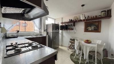 Apartamento en venta en Santa Barbara Central, Bogotá · foto 5 de 10