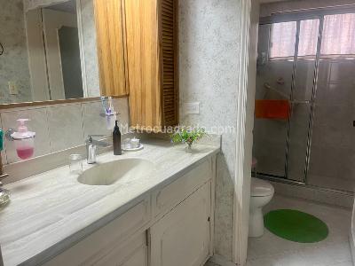 Casa de 5 alcobas en venta en Santa Paula, Bogotá, 191 m² · foto 11 de 13