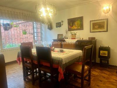 Casa de 5 alcobas en venta en Santa Paula, Bogotá, 191 m² · foto 3 de 13