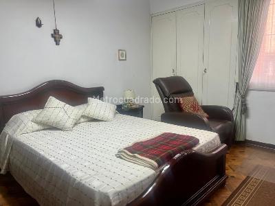 Casa de 5 alcobas en venta en Santa Paula, Bogotá, 191 m² · foto 6 de 13