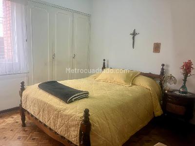 Casa de 5 alcobas en venta en Santa Paula, Bogotá, 191 m² · foto 7 de 13