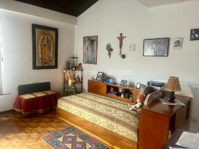 Casa de 5 alcobas en venta en Santa Paula, Bogotá, 191 m² · foto 9 de 13