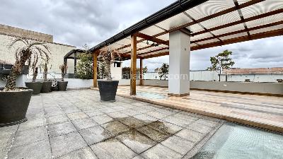 Apartamento de 3 alcobas en venta en Chico Reservado, Bogotá, 242 m² · foto 2 de 20