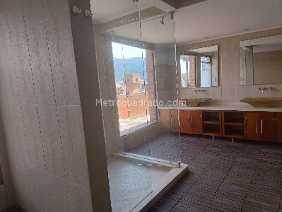 Apartamento en venta en Santa Barbara Occidental, Bogotá · foto 8 de 20