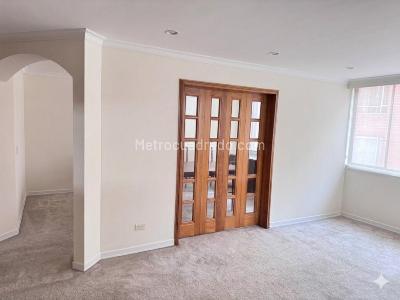 Apartamento de 3 alcobas en venta en San Patricio, Bogotá, 147 m² · foto 5 de 12