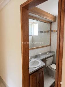 Apartamento de 3 alcobas en venta en San Patricio, Bogotá, 147 m² · foto 8 de 12