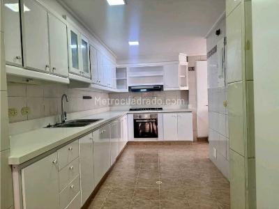 Apartamento de 3 alcobas en venta en Centenario, Cali, 152 m² · foto 6 de 17