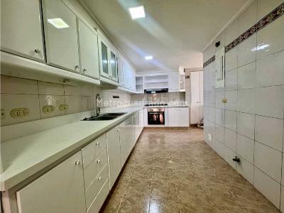 Apartamento de 3 alcobas en venta en Centenario, Cali, 152 m² · foto 7 de 17
