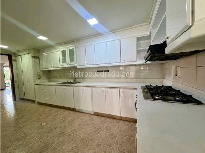 Apartamento de 3 alcobas en venta en Centenario, Cali, 152 m² · foto 8 de 17