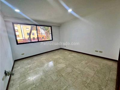 Apartamento de 3 alcobas en venta en Centenario, Cali, 152 m² · foto 9 de 17