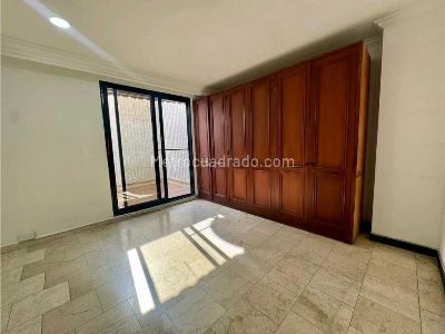 Apartamento de 3 alcobas en venta en Centenario, Cali, 152 m² · foto 10 de 17