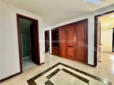Apartamento de 3 alcobas en venta en Centenario, Cali, 152 m² · foto 11 de 17