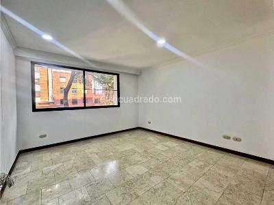 Apartamento de 3 alcobas en venta en Centenario, Cali, 152 m² · foto 13 de 17