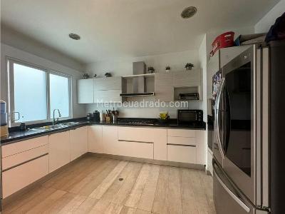 Apartamento de 3 alcobas en venta en Aguacatal, Cali, 256 m² · foto 4 de 17
