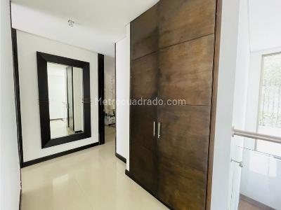 Casa de 3 alcobas en venta en Aguacatal, Cali, 270 m² · foto 9 de 20