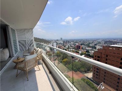 Apartamento de 3 alcobas en venta en Santa Monica Residencial, Cali, 179 m² · foto 2 de 20
