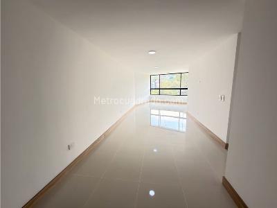 Apartamento de 2 alcobas en venta en Bellavista, Cali, 92 m² · foto 2 de 13