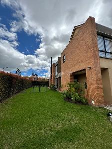 Casa de 4 alcobas en venta en Hacienda Fontanar, Chía, 498 m² · foto 3 de 15