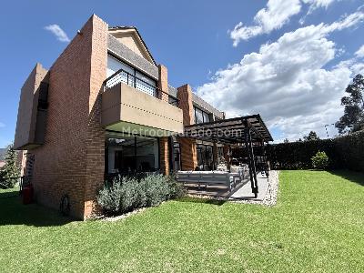 Casa de 4 alcobas en venta en Hacienda Fontanar, Chía, 597 m² · foto 2 de 20