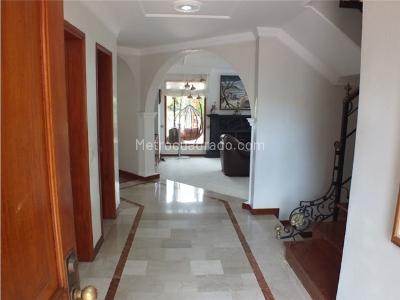Casa de 5 alcobas en venta en San Jose De Bavaria, Bogotá, 550 m² · foto 5 de 19