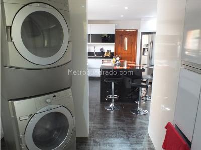 Casa de 5 alcobas en venta en San Jose De Bavaria, Bogotá, 550 m² · foto 8 de 19