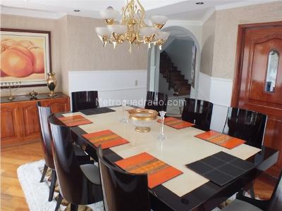 Casa de 5 alcobas en venta en San Jose De Bavaria, Bogotá, 550 m² · foto 13 de 19
