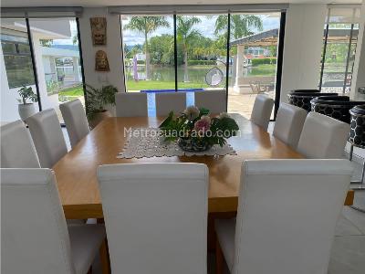 Casa de 5 alcobas en venta en Girardot, Girardot, 1300 m² · foto 4 de 19