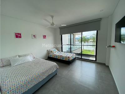 Casa de 5 alcobas en venta en Girardot, Girardot, 1300 m² · foto 11 de 19